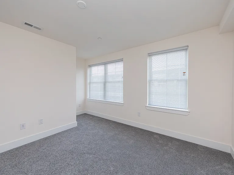 2445 N Front St #3 — Photo 28