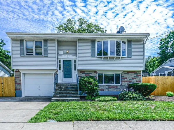 45 North Ave, Providence, RI 02906