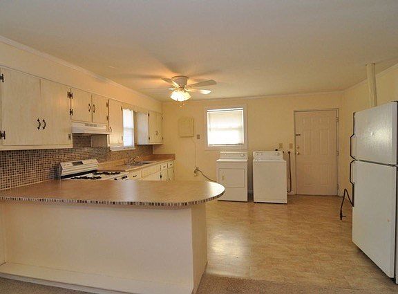 3rd image of 106A Briggs Ave