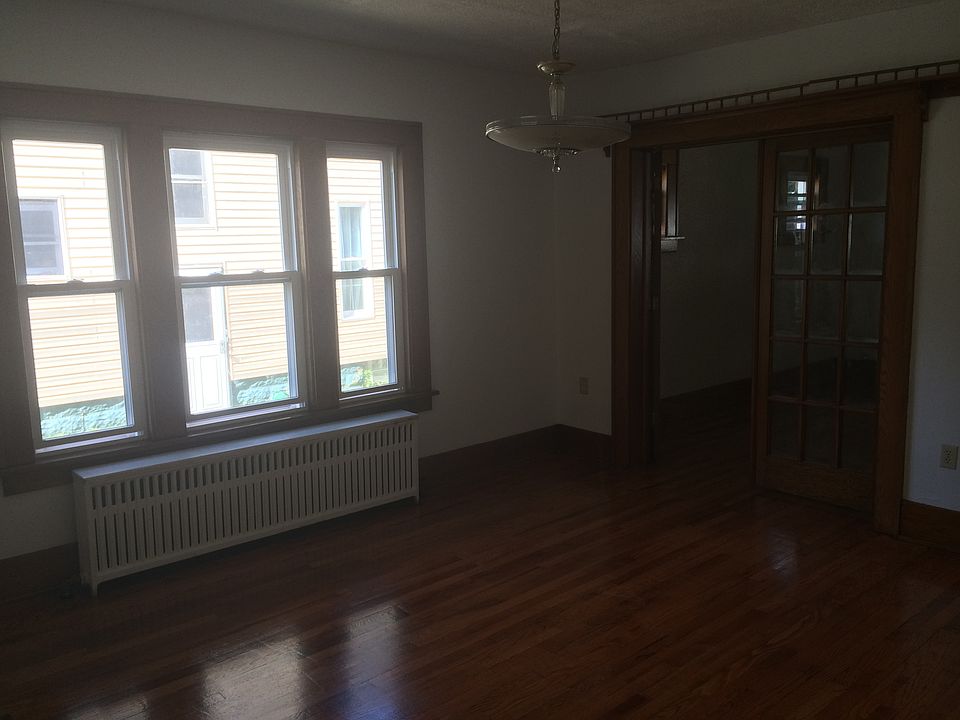 1st image of 425 Stafford Ave