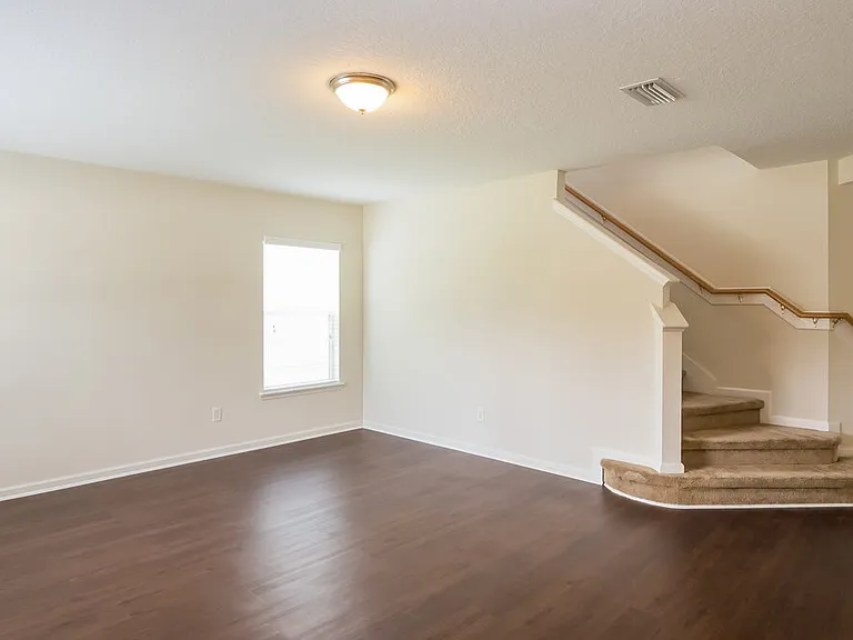 150 Bedstone Dr — Photo 3