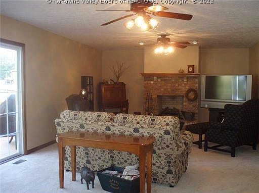 4th image of 103 E McClure Dr
