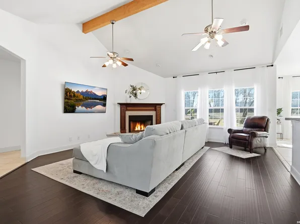 228 county road 6864, Natalia, TX 78059