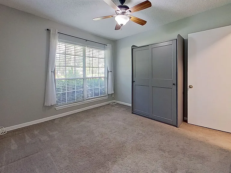 1301 Kings Rd — Photo 12