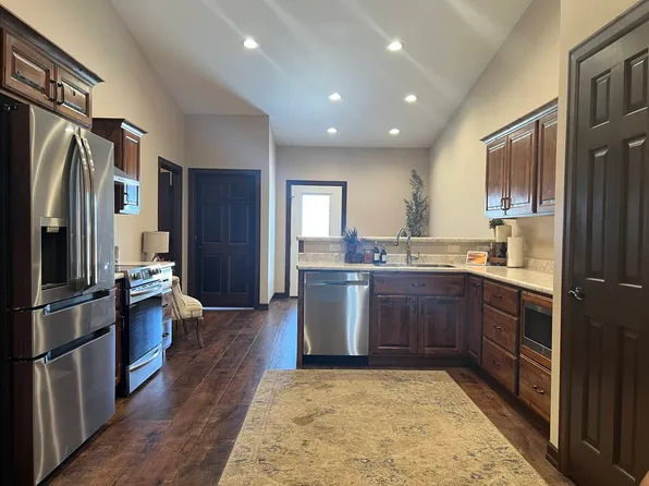 310 S Vermont Ave, Platte, SD 57369