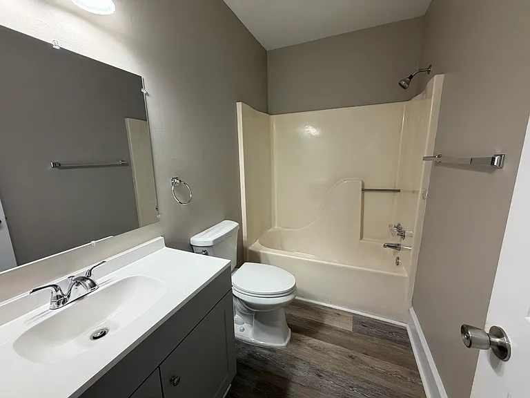 3003 Buckingham Rd NW #A — Photo 8
