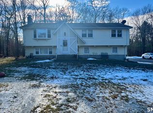 12 Buff Cap Rd, Ellington, CT 06029