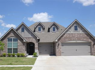 8903 E 136th St S, Bixby, OK 74008