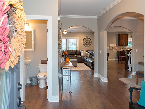 3rd image of 2207 Chaucer Park Ln