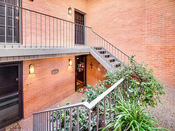 4th image of 520 E Avenue J APT B