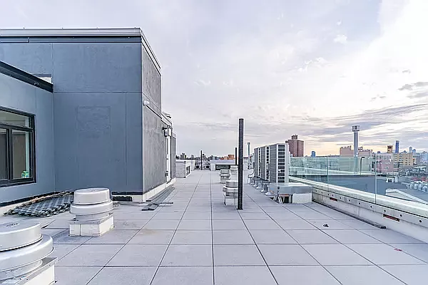 Rented by MySpaceNYC | media 25