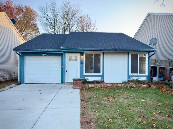 30W105 Maplewood Dr, Warrenville, IL 60555