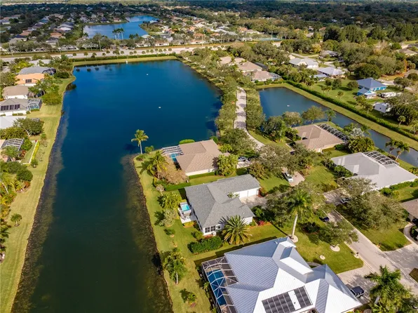 1035 Quail Ct SW, Vero Beach, FL 32968