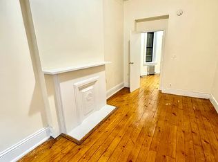 424 E 83rd St APT 1E, New York, NY 10028