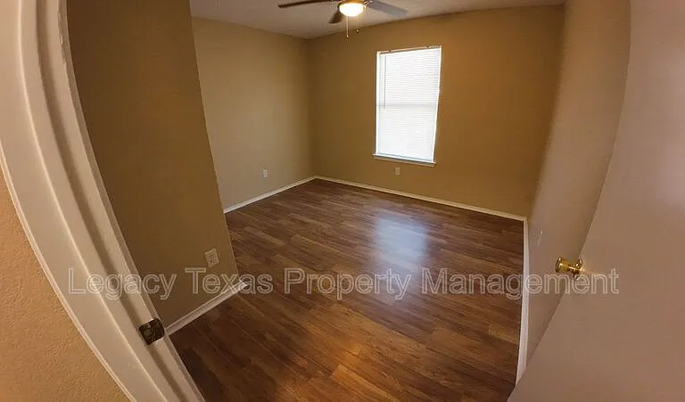 318 College St #B — Photo 3