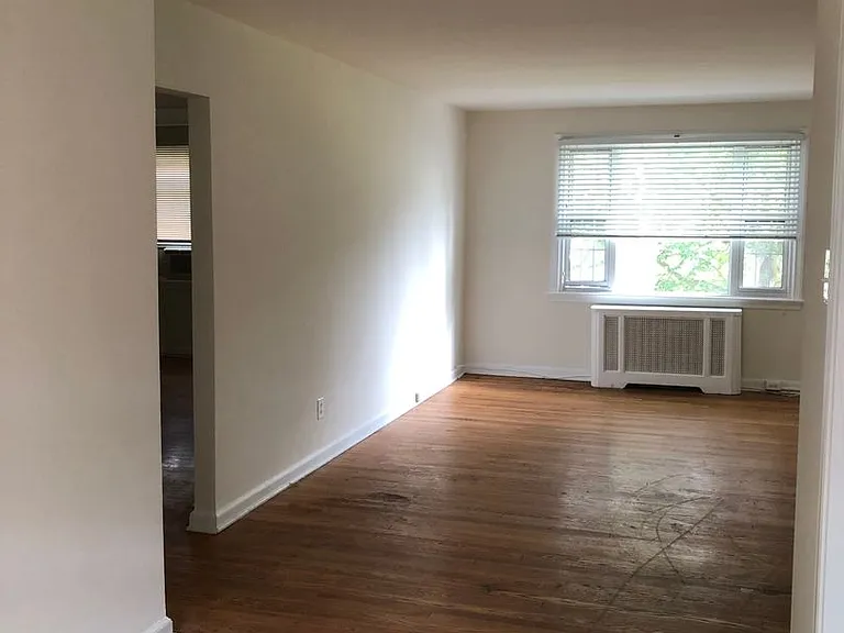 Jericho Manor Apartments — Photo 81