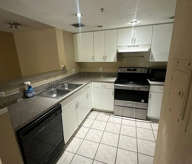 5035 Wiles Rd #203 — Photo 10