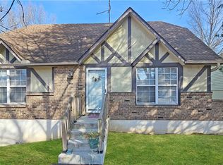 3017 Iva Dr, Independence, MO 64057