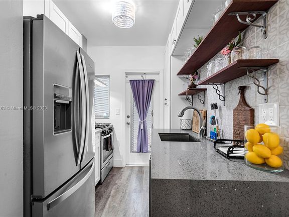 3rd image of 1050 Pennsylvania Ave APT 12