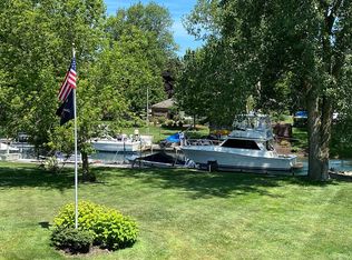 10292 Boucher Rd, Grosse Ile, MI 48138