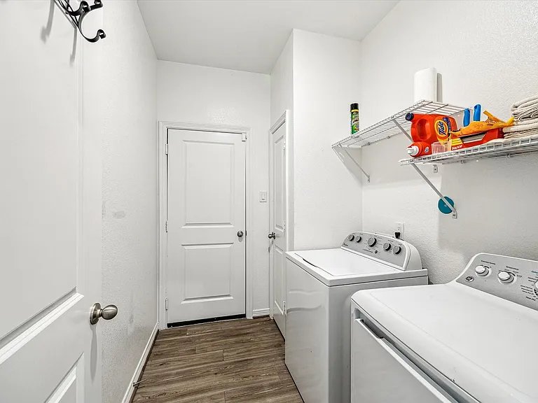 6913 New York St — Photo 20