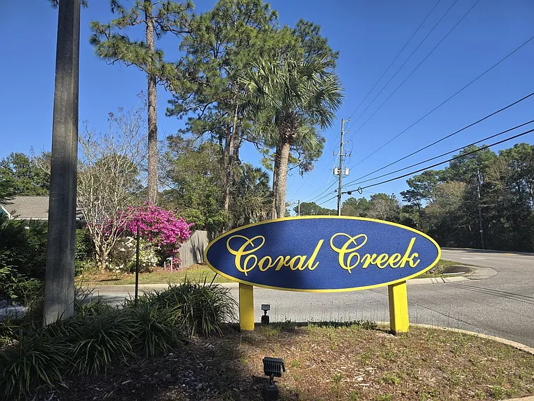 2111 Coral Creek Dr — Photo 2