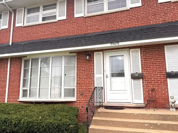 15W638 Virginia Ln, Elmhurst, IL 60126
