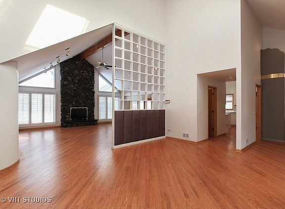 4th image of 1885 Keats Ln