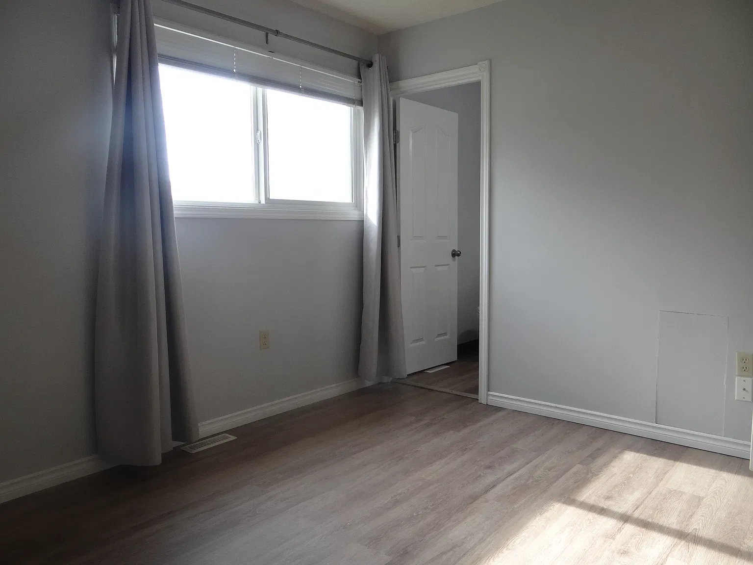 4 bed, 2.5 bath, 1062 sqft, $2,100 — Photo 3