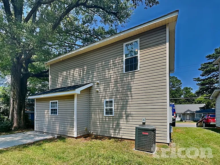 120 Honeywood Ave — Photo 16