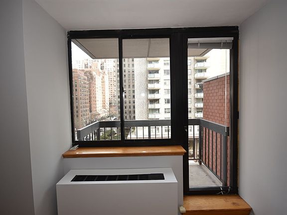5th image of 250 E 40th St APT 6F