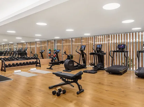 527 West 27th Street image 20 of 24