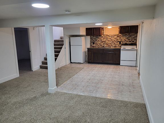 2nd image of 326 E Utopia Ave #B