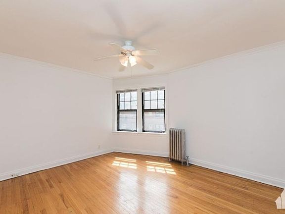 2nd image of 738 W Aldine Ave APT 2E