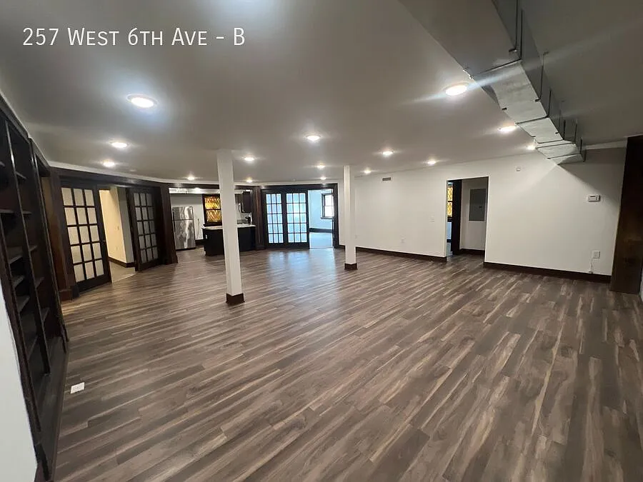 Beautiful 3 Bedroom Available in Victorian Village for Fall 2026! — Photo 2