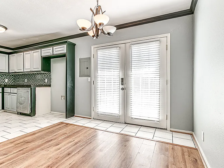 323 Potomac Dr — Photo 14