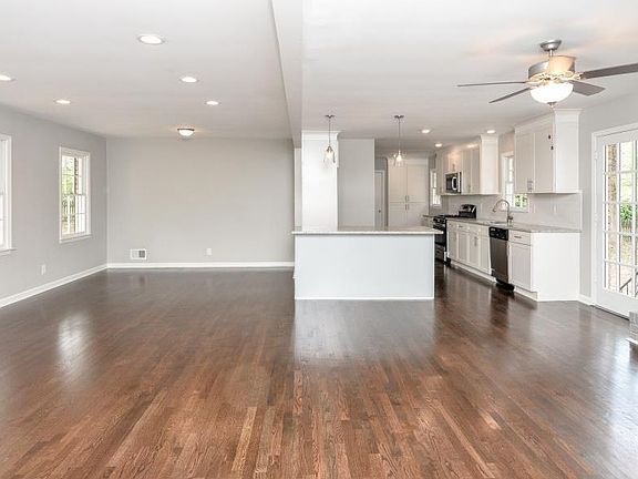 4th image of 1851 Glynda Dr NE