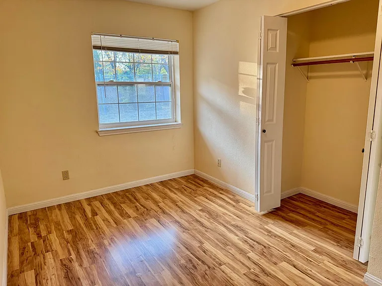 405 Northern Trl — Photo 8