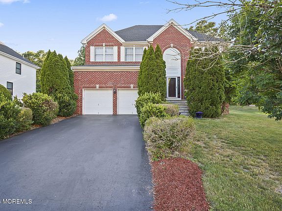 2nd image of 26 Summerhill Avenue