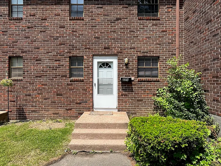 109 Sycamore Ln #B — Photo 19