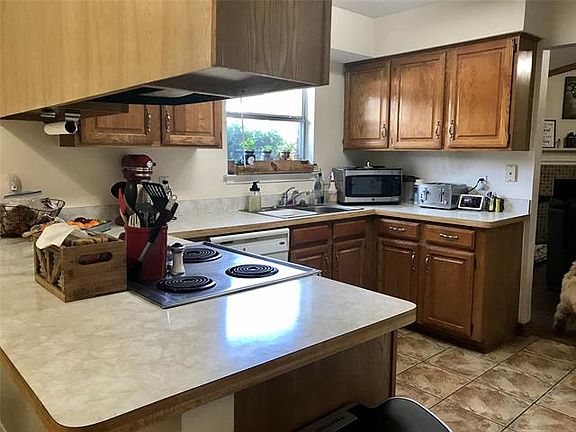 5th image of 2201 Woodland Oaks Dr