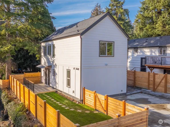 10601 NE 14th Avenue NE, Seattle, WA 98125