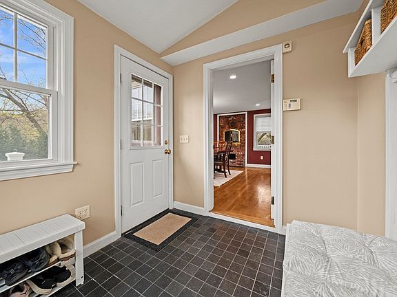 5th image of 10 Newhall Rd