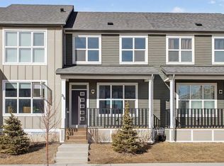 216 S 142nd Ave NW, Calgary, AB T3P 0V7
