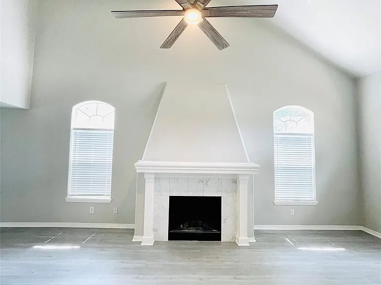 1719 Park Forest Dr — Photo 5