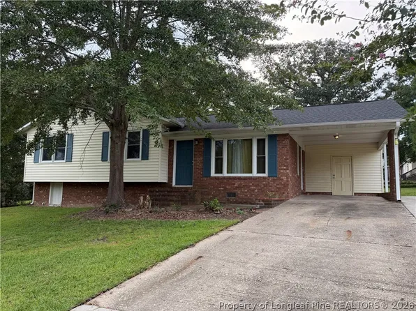 1112 Riverside Cir, Spring Lake, NC 28390