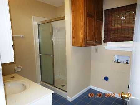 5th image of 513 River Bend Ln