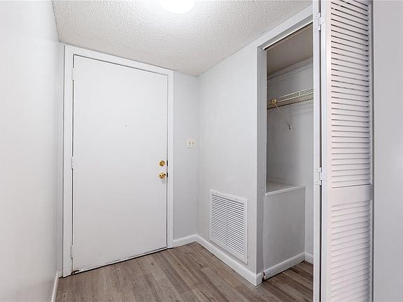 2nd image of 600 Fairways Cir #B