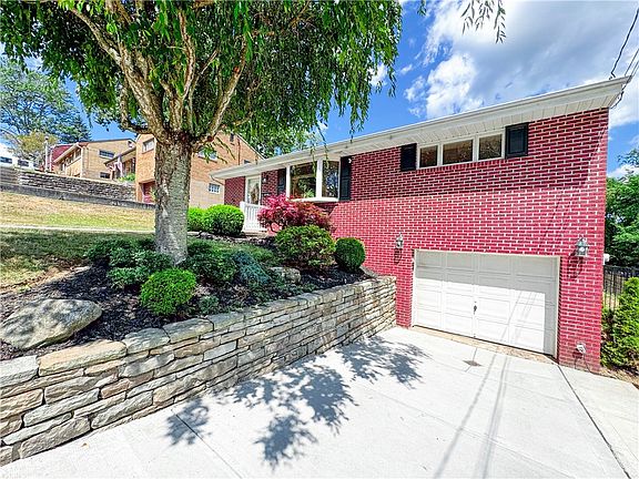 2nd image of 5848 Monongahela Ave