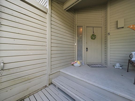 4th image of 8 Cassia Ct